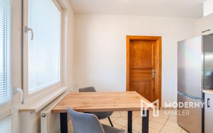 REZERVOVANÉ :Na prenájom veľkometrážny 2-izbový byt v Nitre