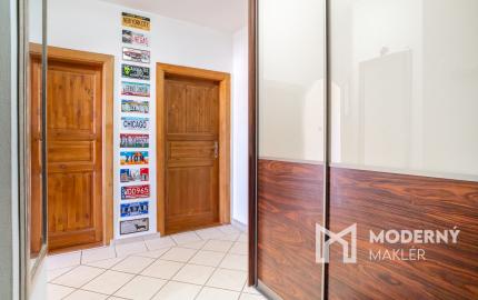 REZERVOVANÉ :Na prenájom veľkometrážny 2-izbový byt v Nitre