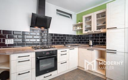 Na predaj kompletne zrekonštruovaný 3-izbový byt v Chtelnici