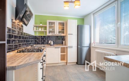 Na predaj kompletne zrekonštruovaný 3-izbový byt v Chtelnici