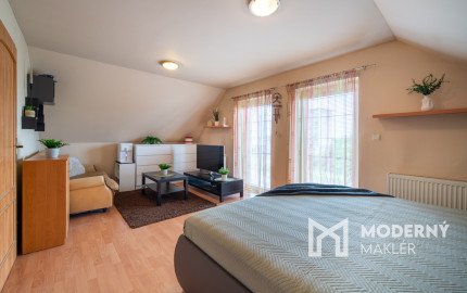 REZERVOVANÉ: Na predaj 4-izbový rodinný dom neďaleko centra Malaciek