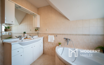 REZERVOVANÉ: Na predaj 4-izbový rodinný dom neďaleko centra Malaciek