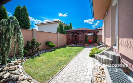 REZERVOVANÉ: Na predaj 4-izbový rodinný dom neďaleko centra Malaciek