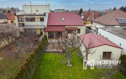 REZERVOVANÉ: Na predaj 5-izbový rodinný dom s garážou v Trnave – časť Tulipán