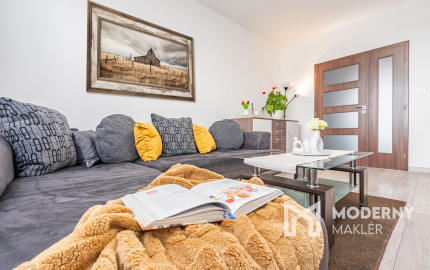 REZERVOVANÉ - Na predaj priestranný 4-izbový byt vo vyhľadávanej lokalite blízko centra Bratislavy