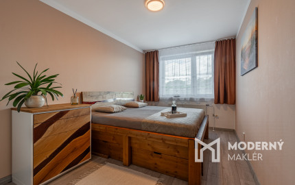 REZERVOVANÉ - Na predaj priestranný 4-izbový byt vo vyhľadávanej lokalite blízko centra Bratislavy