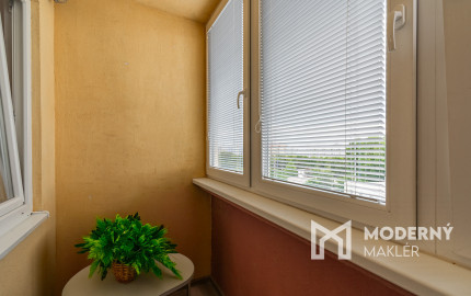 REZERVOVANÉ - Na predaj priestranný 4-izbový byt vo vyhľadávanej lokalite blízko centra Bratislavy