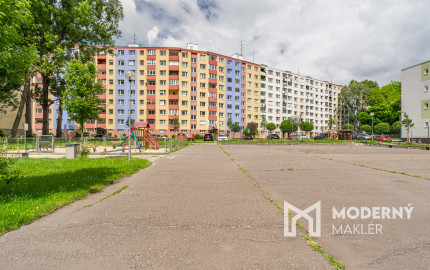 REZERVOVANÉ - Na predaj priestranný 4-izbový byt vo vyhľadávanej lokalite blízko centra Bratislavy