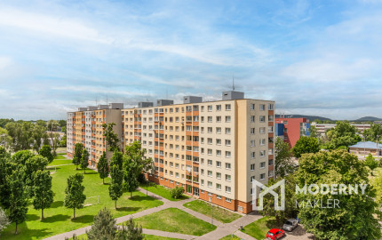 REZERVOVANÉ - Na predaj priestranný 4-izbový byt vo vyhľadávanej lokalite blízko centra Bratislavy