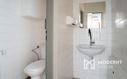 Na prenájom obchodný priestor na Zámockej ulici pod Bratislavským hradom