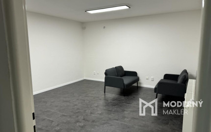 Na prenájom administratívny priestor s parkovaním v Malackách