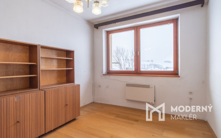 REZERVOVANÉ: Na predaj útulný 2-izbový byt v malebných Hybiach v pokojnej lokalite