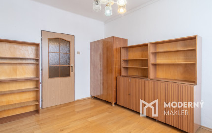 REZERVOVANÉ: Na predaj útulný 2-izbový byt v malebných Hybiach v pokojnej lokalite