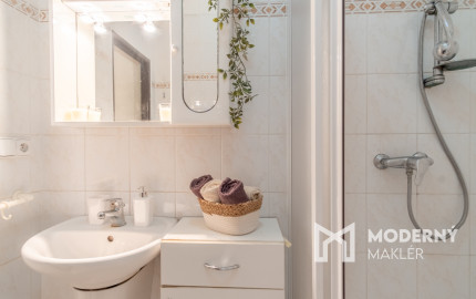 REZERVOVANÉ: Na predaj útulný 2-izbový byt v malebných Hybiach v pokojnej lokalite