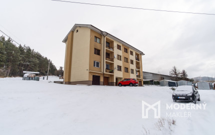 REZERVOVANÉ: Na predaj útulný 2-izbový byt v malebných Hybiach v pokojnej lokalite