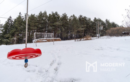 REZERVOVANÉ: Na predaj útulný 2-izbový byt v malebných Hybiach v pokojnej lokalite