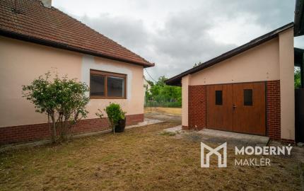 Na predaj pôvodný 3-izbový rodinný dom s potenciálom v Trenčíne, časť Zlatovce