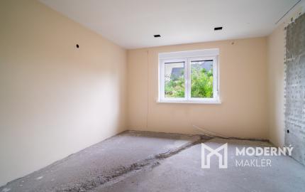 Na predaj pôvodný 3-izbový rodinný dom s potenciálom v Trenčíne, časť Zlatovce