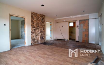 Na predaj pôvodný 3-izbový rodinný dom s potenciálom v Trenčíne, časť Zlatovce