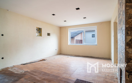 Na predaj starší rodinný dom s veľkým pozemkom v Trenčíne, časť Zlatovce