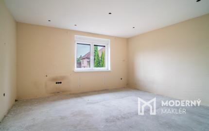 Na predaj starší rodinný dom s veľkým pozemkom v Trenčíne, časť Zlatovce