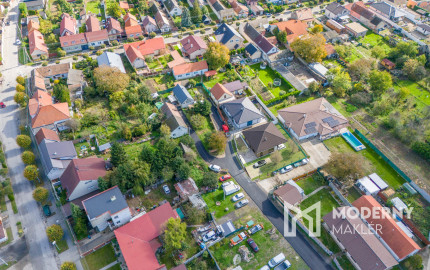 REZERVOVANÉ:Na predaj pozemok so stavebným povolením a projektom k rodinnému domu v obci Vysoká pri Morave