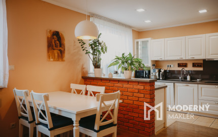 PREDANÉ: Na predaj priestranný rodinný dom v obci Beluša