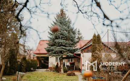 PREDANÉ: Na predaj priestranný rodinný dom v obci Beluša
