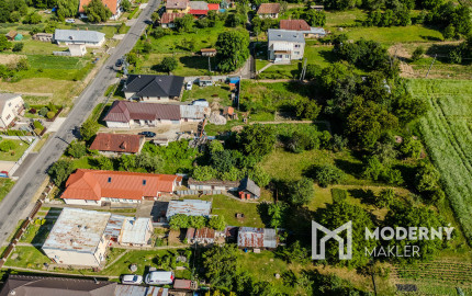 Na predaj rozmerný pozemok vhodný na výstavbu v obci Moravany časť Lučkovce