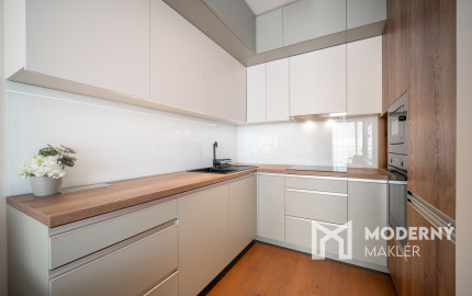 Na prenájom 2-izbový byt so šatníkom v Eurovea Tower – Bratislava