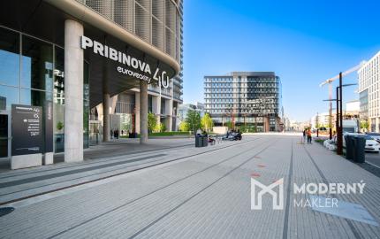 Na prenájom 2-izbový byt so šatníkom v Eurovea Tower – Bratislava