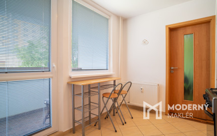 REZERVOVANÉ: Na predaj pekný 3-izbový byt s loggiou v Dúbravke