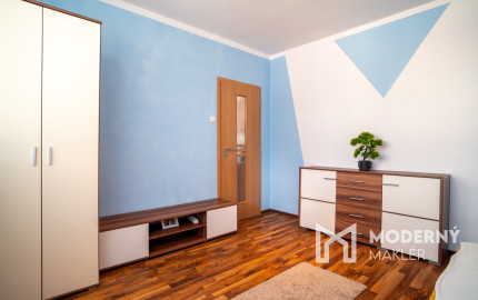 REZERVOVANÉ: Na predaj pekný 3-izbový byt s loggiou v Dúbravke