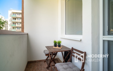 REZERVOVANÉ: Na predaj pekný 3-izbový byt s loggiou v Dúbravke