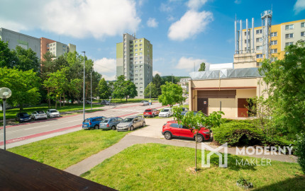 REZERVOVANÉ: Na predaj pekný 3-izbový byt s loggiou v Dúbravke