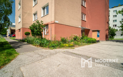 REZERVOVANÉ: Na predaj pekný 3-izbový byt s loggiou v Dúbravke