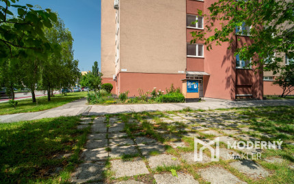 REZERVOVANÉ: Na predaj pekný 3-izbový byt s loggiou v Dúbravke