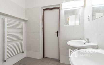 Na predaj rodinný dom s investičným potenciálom v Hrnčiarovciach nad Parnou