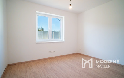 REZERVOVANÉ: Na predaj moderný a energeticky úsporný 3-izbový rodinný dom v Gajaroch