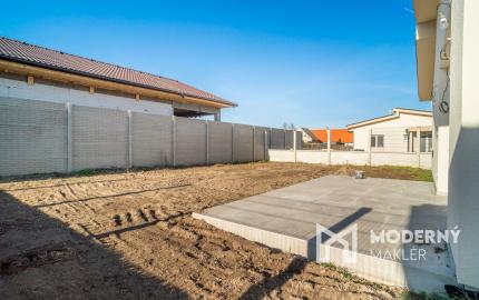 REZERVOVANÉ: Na predaj moderný a energeticky úsporný 3-izbový rodinný dom v Gajaroch