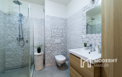 REZERVOVANÉ:Na predaj 1-izbový byt v centre Vrbového