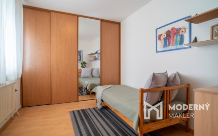 Na prenájom 3-izbový byt v Petržalke na Holičskej ulici