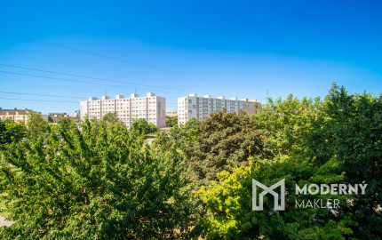 Na prenájom 3-izbový byt v Petržalke na Holičskej ulici