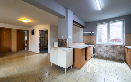 Na predaj 5-izbový byt s terasou a parkovacím miestom v obci Lipovec