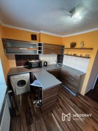 Na prenájom zariadený 1izb byt na Hurbanovej ul. v Trenčíne.