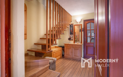 Na predaj príjemný rodinný dom priamo pod lesom v Záhorskej Bystrici