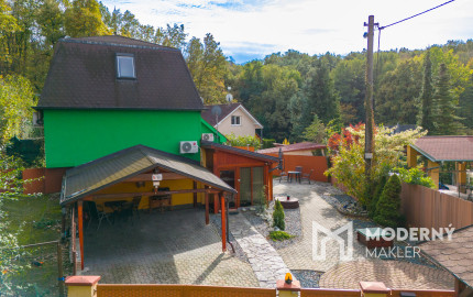 Na predaj príjemný rodinný dom priamo pod lesom v Záhorskej Bystrici