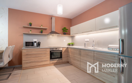 REZERVOVANÉ: Na predaj priestranný 3-izbový byt na Slávičej ulici v Senci