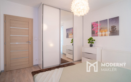 REZERVOVANÉ: Na predaj priestranný 3-izbový byt na Slávičej ulici v Senci