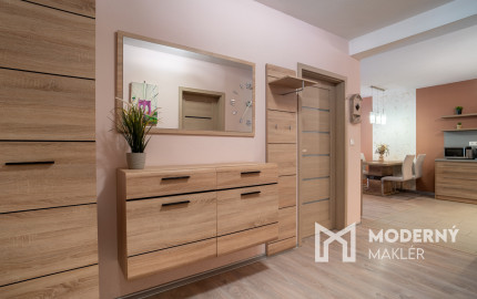 REZERVOVANÉ: Na predaj priestranný 3-izbový byt na Slávičej ulici v Senci